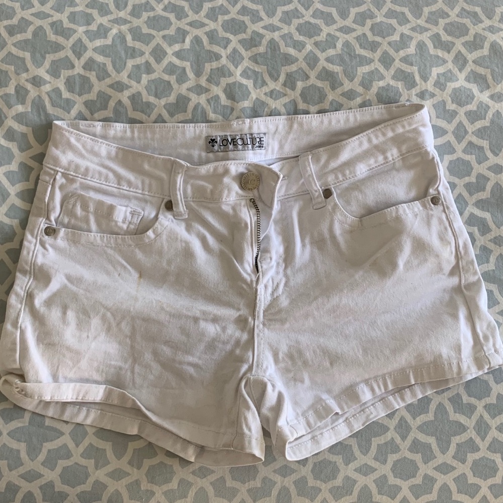 WHITE LOVE CULTURE MID RISE DENIM SHORTS LARGE